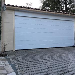 Installation porte garage sectionnelle parties fixes St-Maximin-la-Ste-Baume